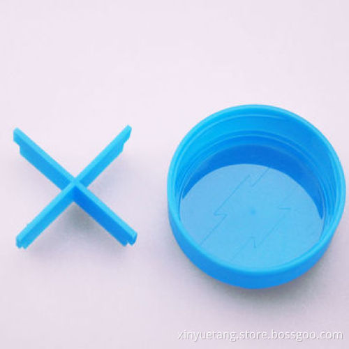 Cheap Fitness Colorful Plastic Powder Shaker Bottles
